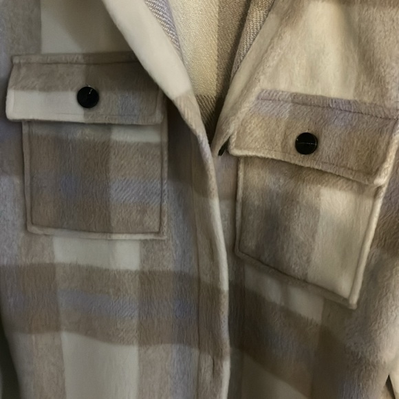 Shacket - Picture 2 of 2